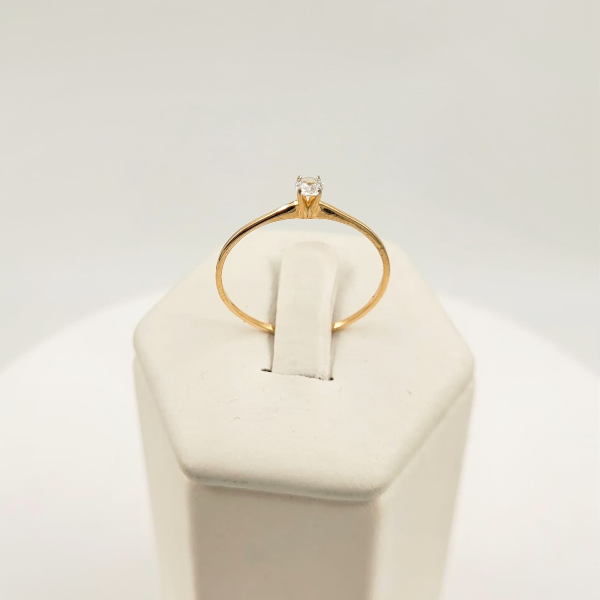 Anel Solitário de Ouro 18k - Modelo Endless Devotion
