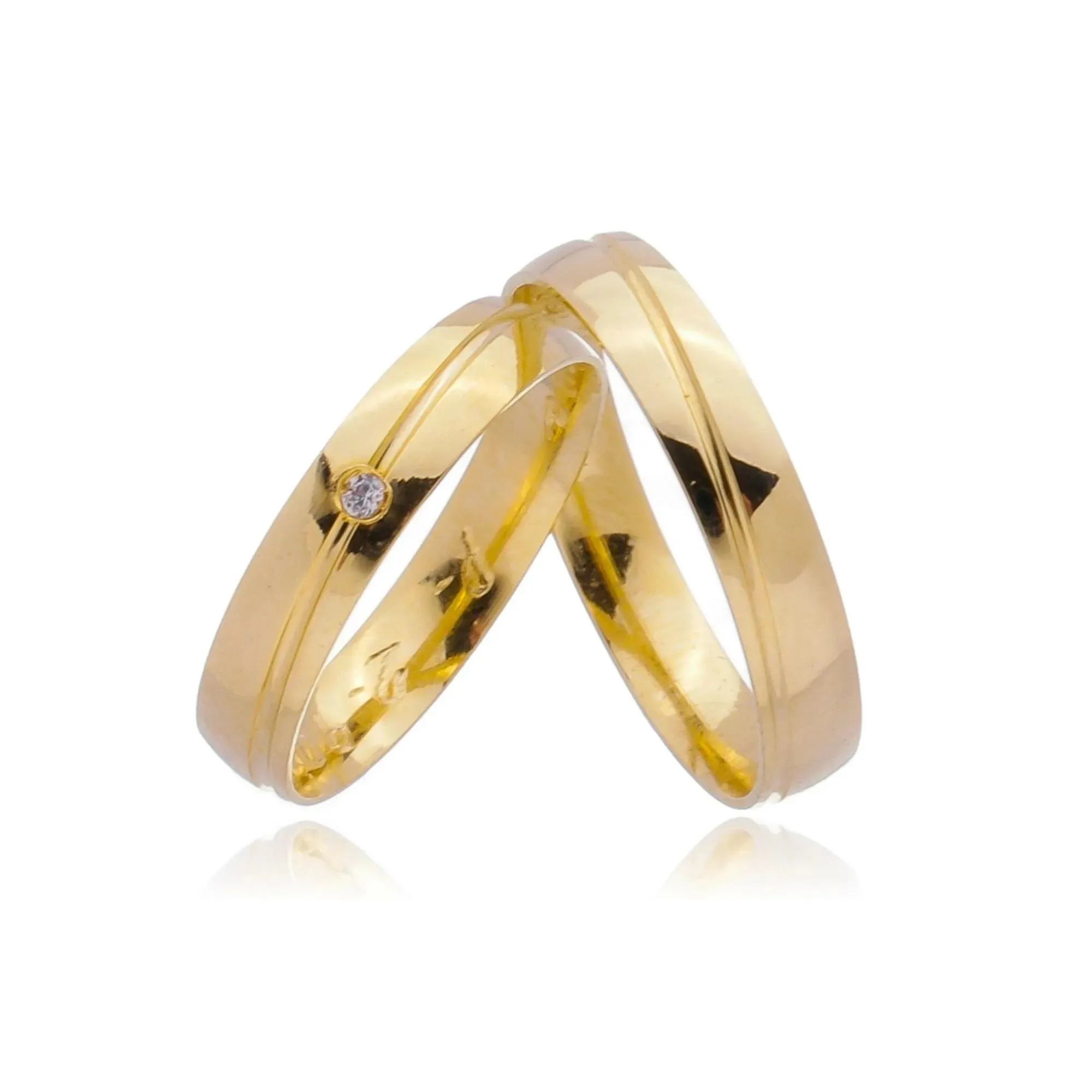 Par de Alianças de Casamento de Ouro 10k Abaulada 4mm + Anel Solitário Brinde